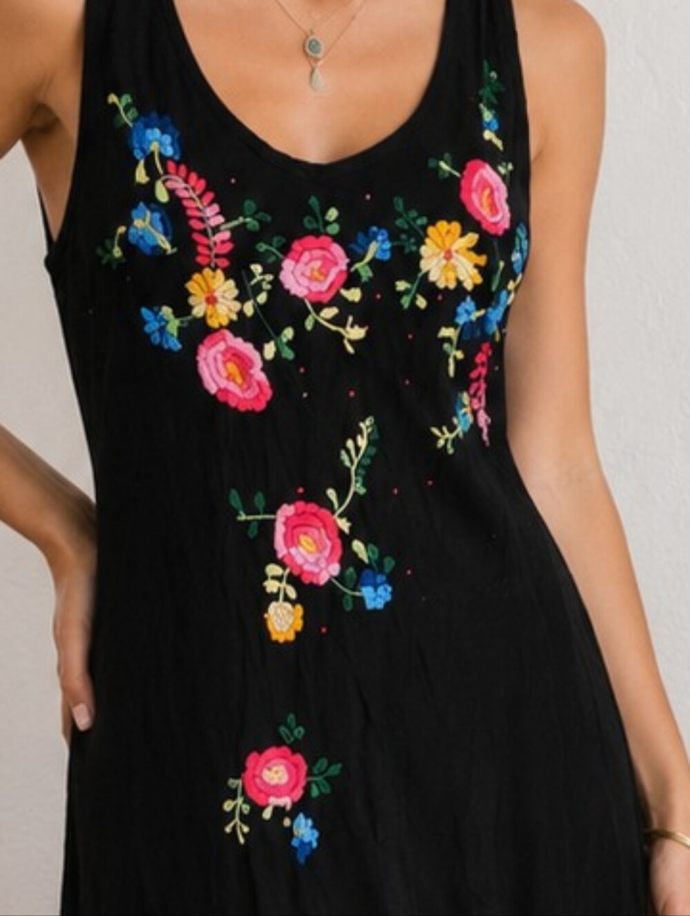 Soft Surroundings Black Embroidered Rayon Midi Dress Size Medium Boho Tie Back - Picture 2 of 5